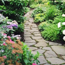 Kamenná záhradné cesta
