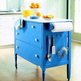 Modrý kuchynský vozík