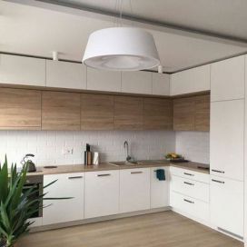 Moderná kuchyňa do L až do stropu