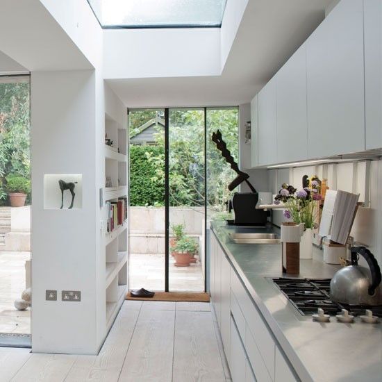 Moderná biela kuchyňa - 