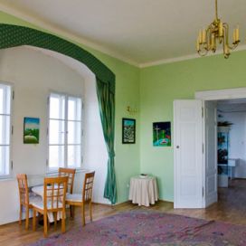 Zelený salónik na hrade Houska