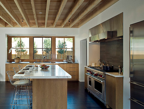 Kuchyňa - drevený strop - 
