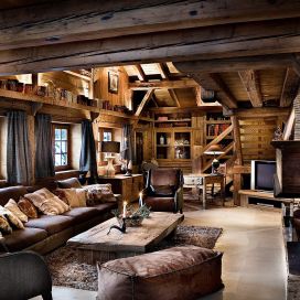Obývacia izba v drevenej chate