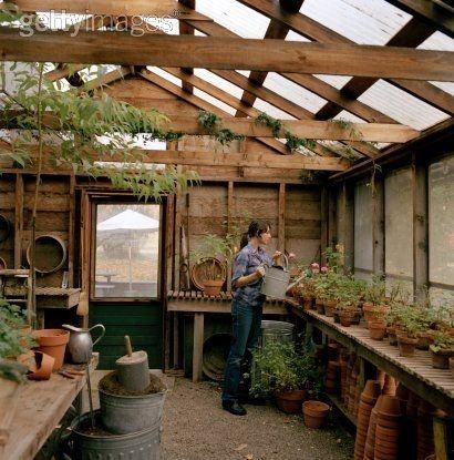 Záhradný altánok slúži záhradníci - 