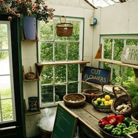 Interiér záhradného altánku