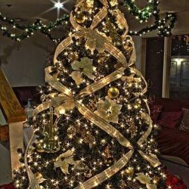 Zlatý vianočný stromček