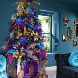 Modro-fialový vianočný stromček
