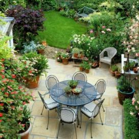 Aký nábytok pristane vašej záhrade?
