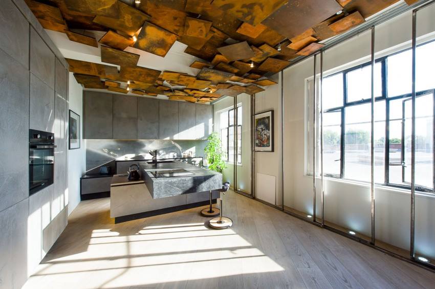 Kuchyňa s umeleckým stropom - 