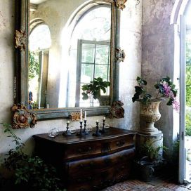 Chodba so zrkadlom Vlasticka miluju interiéry