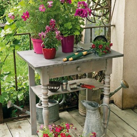 Terasa - stolček na kvety Jana Grisanti