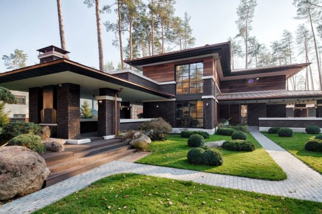 Contemporary dom s terasou a oknami - 