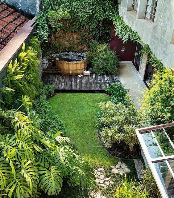 Malá záhrada s ochladzovacím bazénikom - 