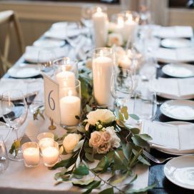 Jedálenský stôl na svadbu Deb-Majinka 