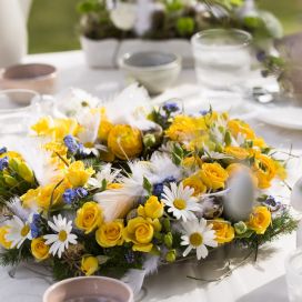 Kvetinová výzdoba na stôl