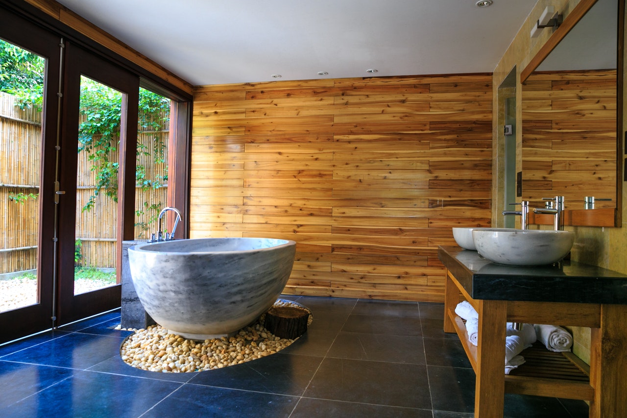 Kúpeľňa s dreveným obkladom - 