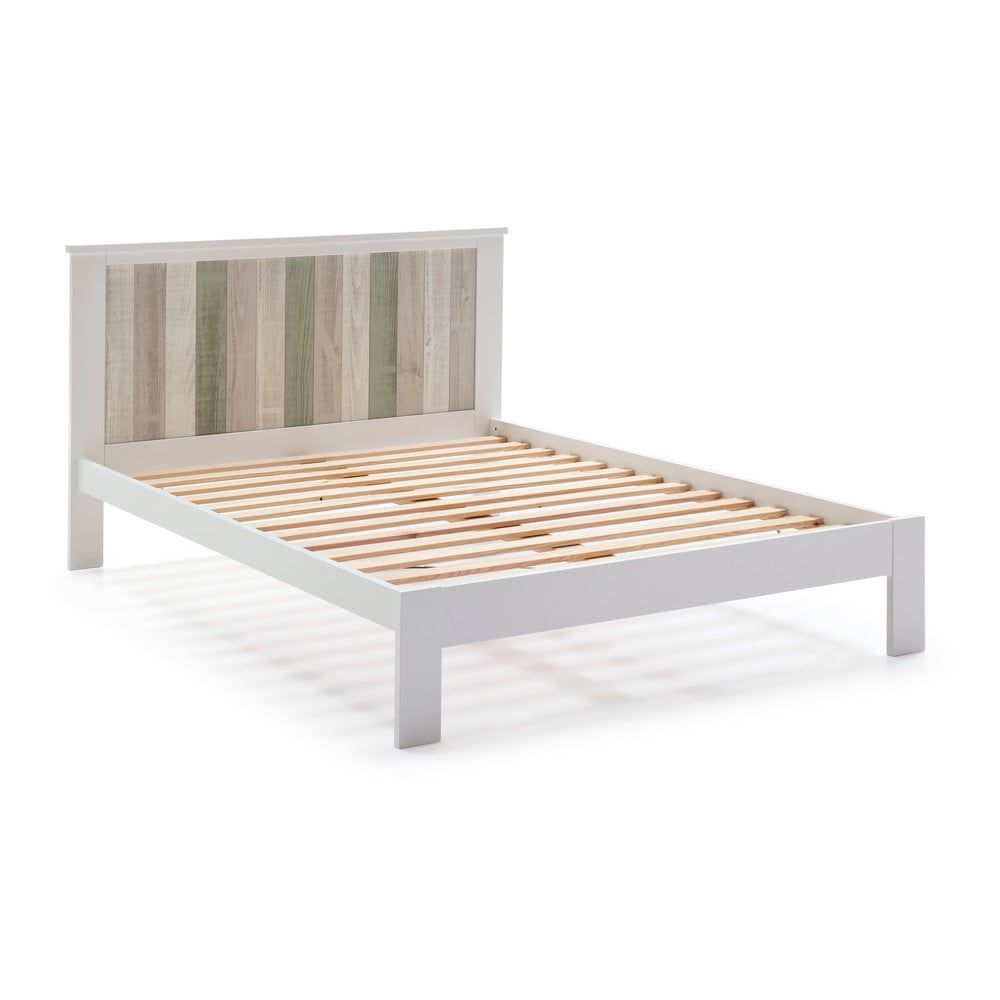 Biela posteľ s nohami z borovicového dreva Marckeric Maude, 140 x 200 cm - Bonami.sk