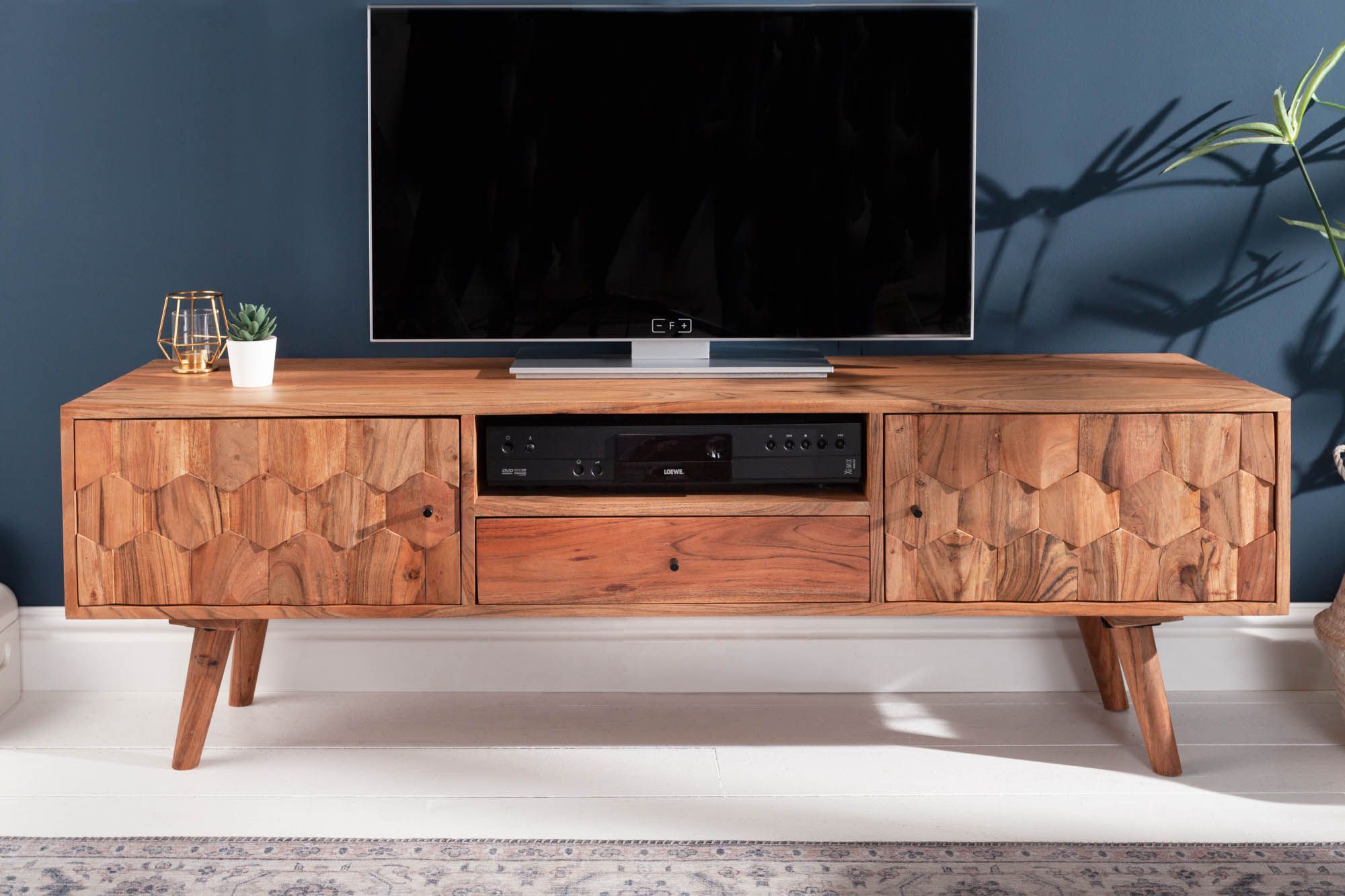 LuxD Dizajnový TV stolík Justice II - 140 cm, akácia - ESTILOFINA.SK