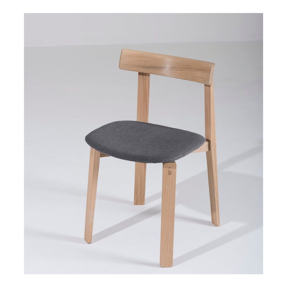Jedálenská stolička z masívneho dubového dreva s tmavosivým sedadlom Gazzda Nora - Bonami.sk
