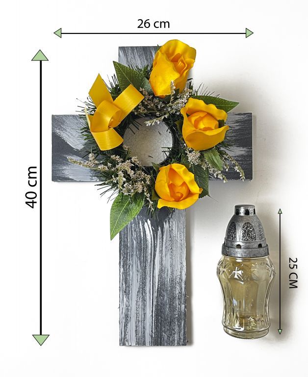 Kríž so sviečkou a umelým kvetom v žltej farbe. - Kokiskashop.sk