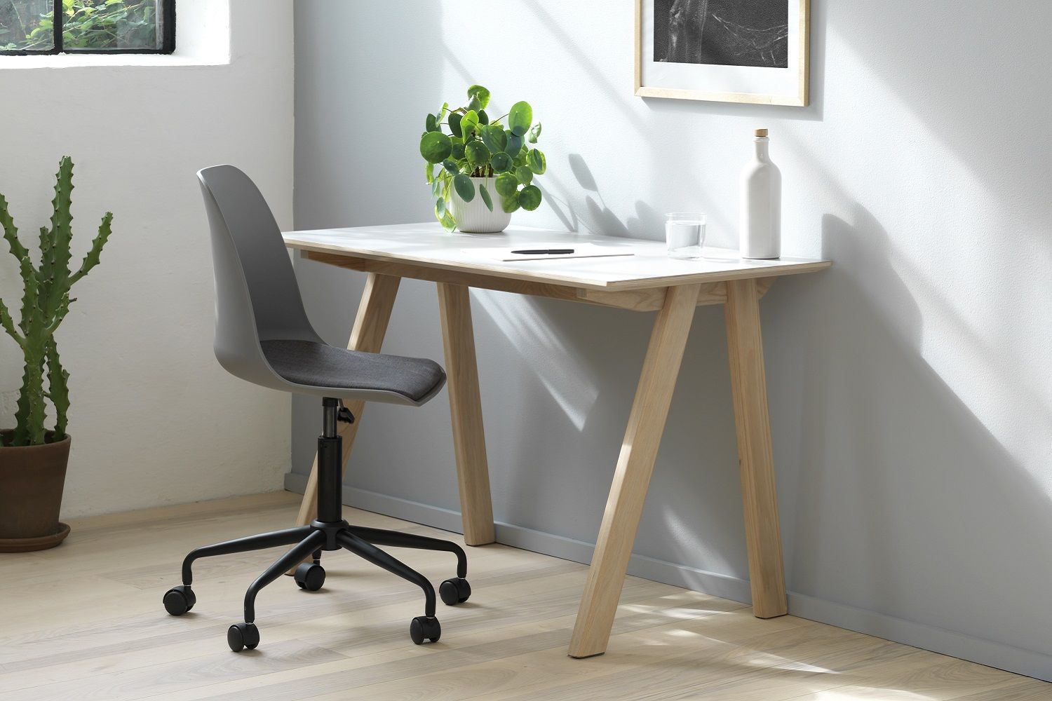 Furniria Dizajnová kancelárska stolička Jeffery sivá - ESTILOFINA.SK